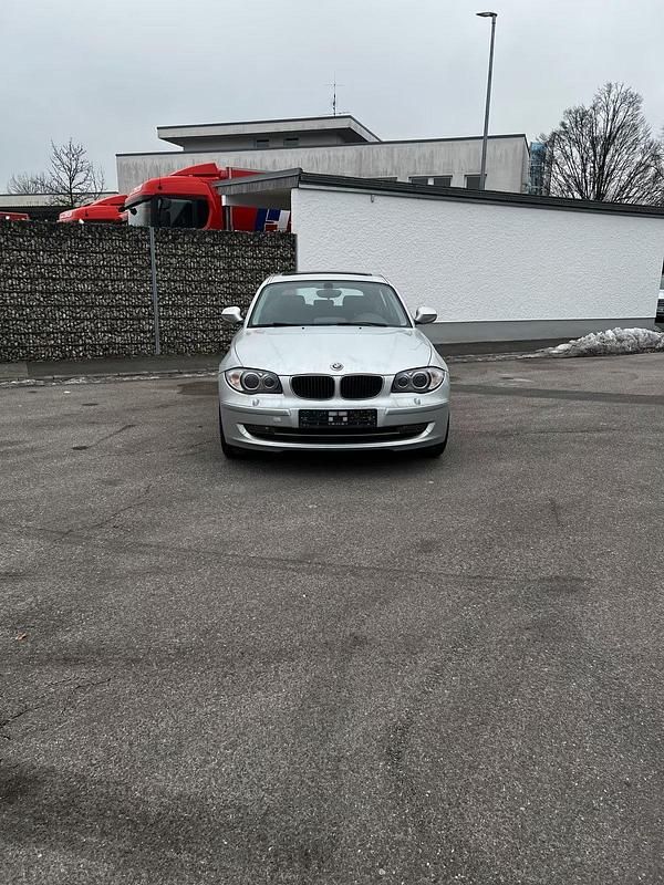 Gebraucht BMW 116 122 PS (89 kW) 2009 Silber Kleinwagen