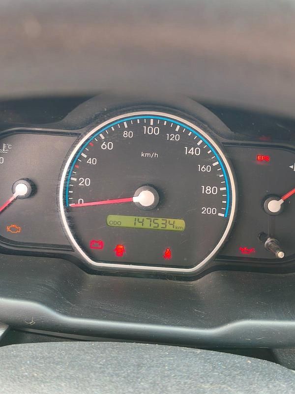 Gebraucht Hyundai i10 67 PS (49 kW) 2010 Schwarz Kleinwagen