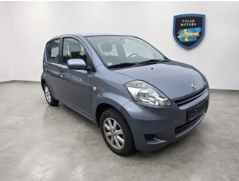Gebraucht Daihatsu Sirion 91 PS (66 kW) 2010 Grau Kleinwagen