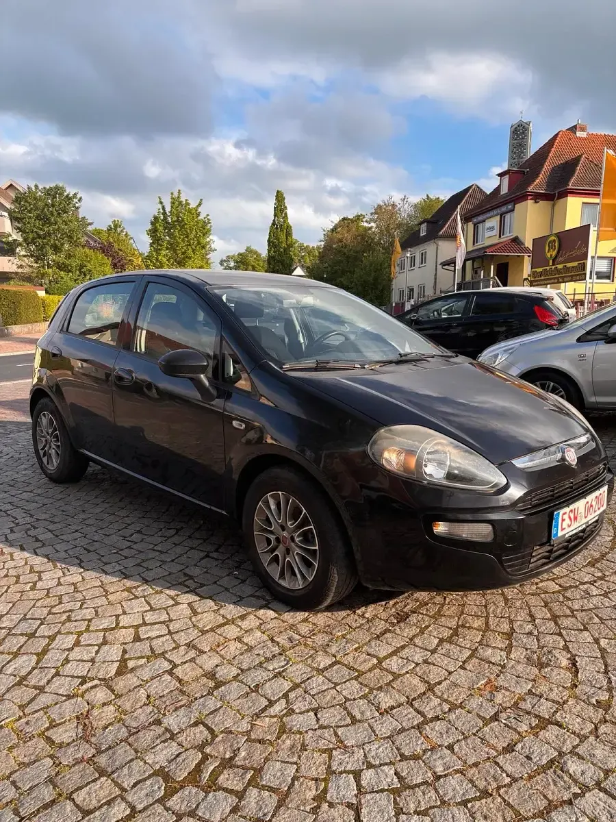 Gebraucht Fiat Punto 70 PS (51 kW) 2011 Schwarz Kleinwagen