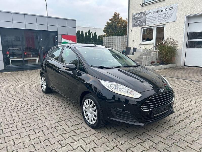 Schwarz Gebraucht 2016 Ford Fiesta Trend Kleinwagen | 6.800 € (Fairer Preis) - Bild 1/4