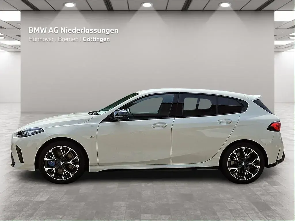 Gebraucht BMW M135 M Sport 300 PS (220 kW) 2025 Weiß Kleinwagen