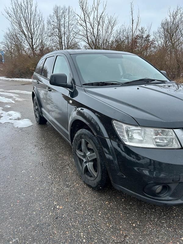 Gebraucht Fiat Freemont 140 PS (102 kW) 2012 Schwarz SUV