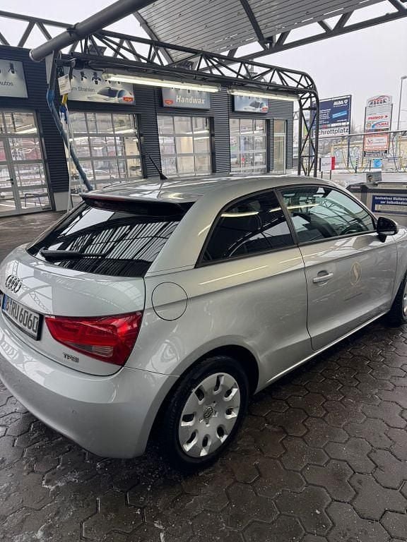 Gebraucht Audi A1 S-Line 122 PS (89 kW) 2010 Silber Kleinwagen