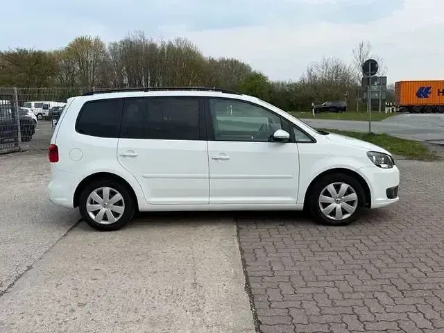 Gebraucht VW Touran Comfortline 116 PS (85 kW) 2014 Weiß Van / Kleinbus