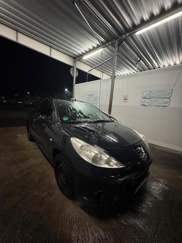 Gebraucht Peugeot 206+ 73 PS (53 kW) 2009 Grau Kleinwagen
