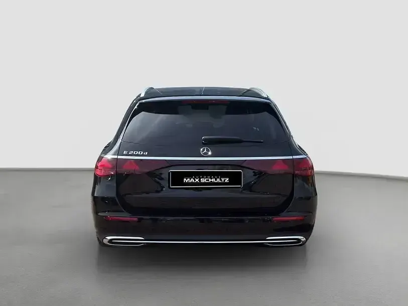 Gebraucht Mercedes E200 Avantgarde 163 PS (119 kW) 2025 Unilack schwarz Kombi
