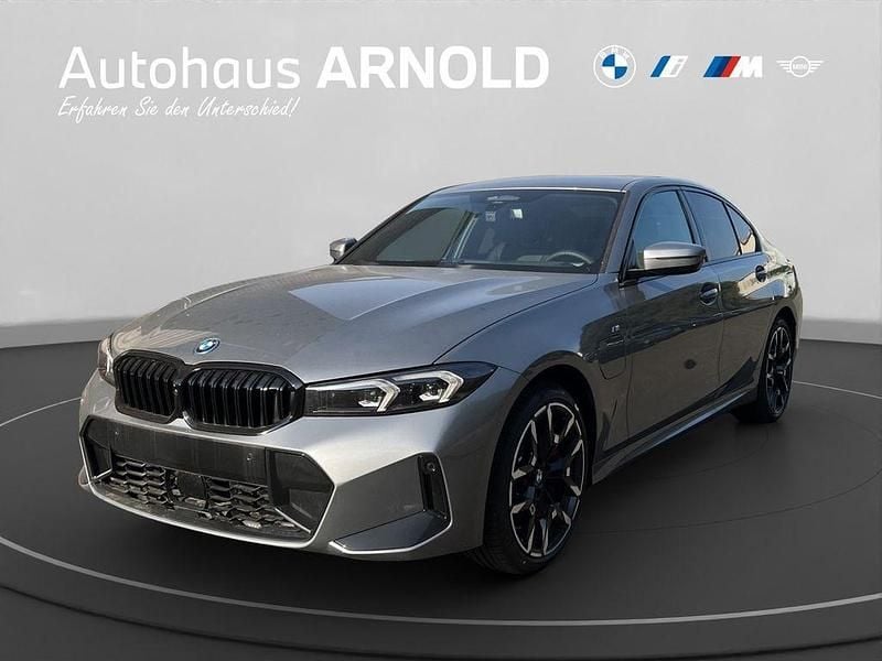 Skyscraper grau metallic Neu 2025 BMW 330e M Sport Limousine | 65.700 € - Bild 1/4