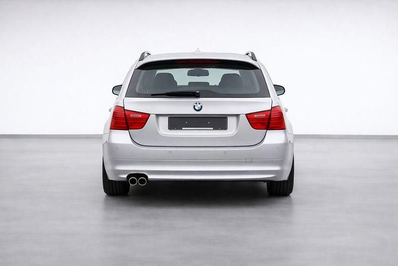 Gebraucht BMW 325 218 PS (160 kW) 2009 Silber Kombi