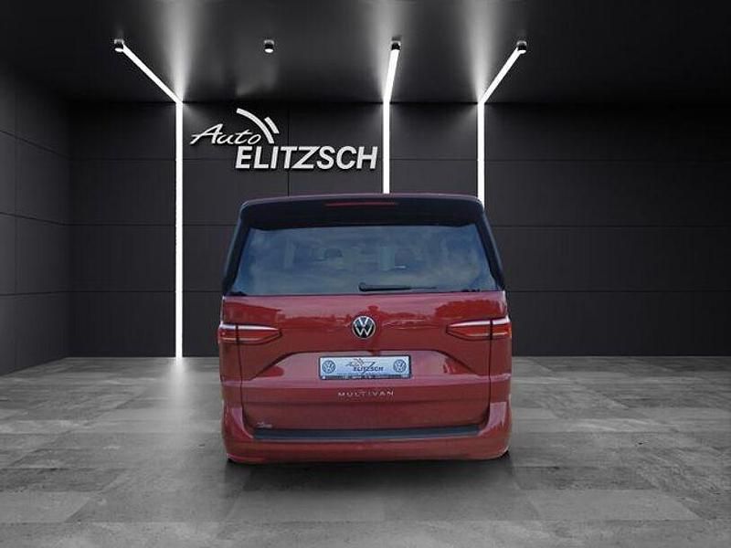 Second-hand VW Multivan 150 CP (110 kW) 2023 Roșu Monovolum