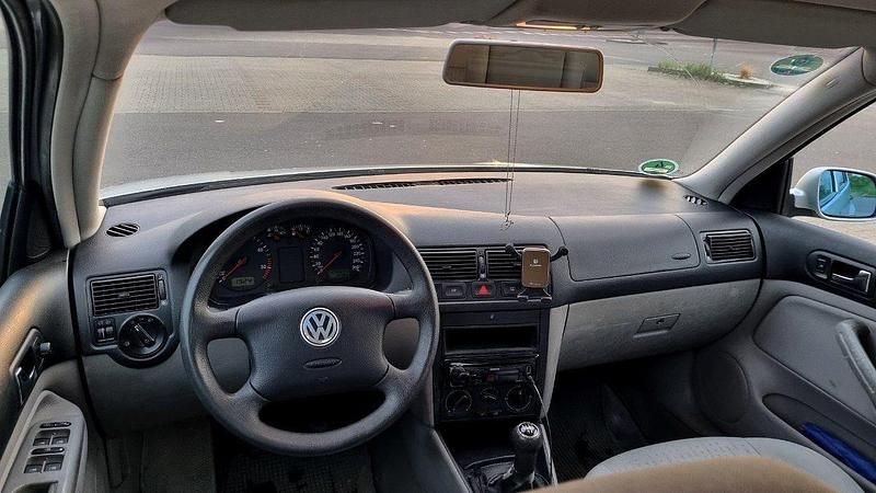 Gebraucht VW Golf IV 101 PS (74 kW) 2002 Silber Limousine