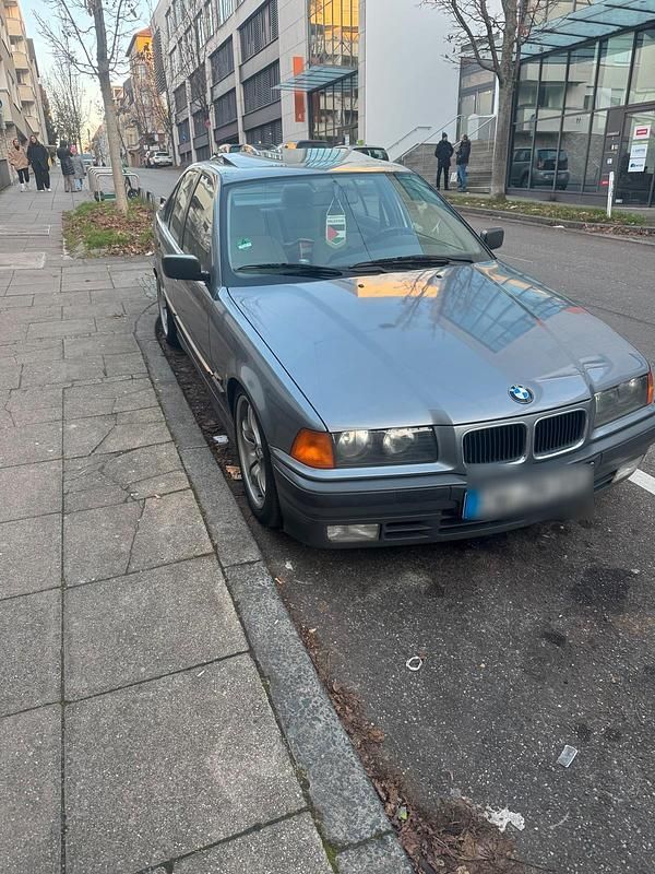 Gebraucht BMW 316 102 PS (75 kW) 1995 Grau Limousine