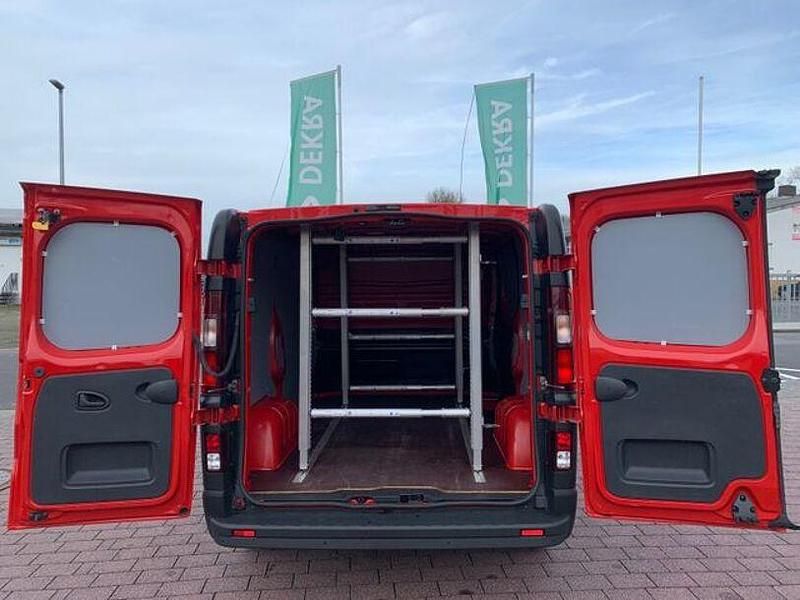 Gebraucht Opel Vivaro 125 PS (91 kW) 2018 Rot Van / Kleinbus