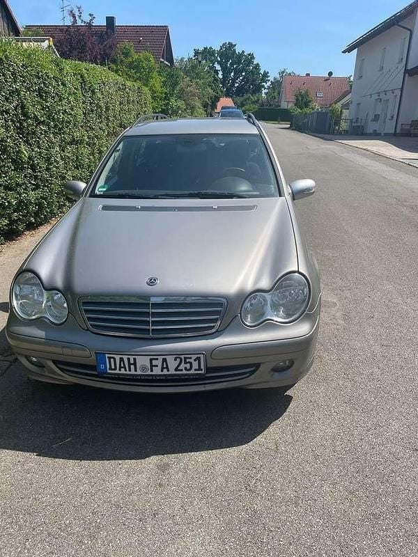 Gebraucht 2005 Mercedes C220 Avantgarde Kombi | 1.500 € (Guter Preis) - Bild 1/4