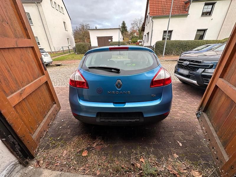 Gebraucht Renault Mégane 116 PS (85 kW) 2014 Blau Limousine