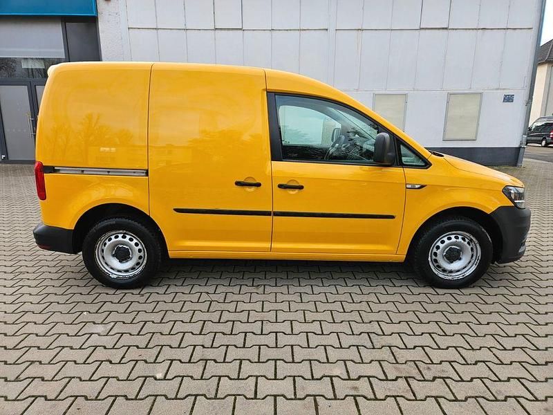 Gebraucht VW Caddy 102 PS (75 kW) 2018 Gelb Van / Kleinbus