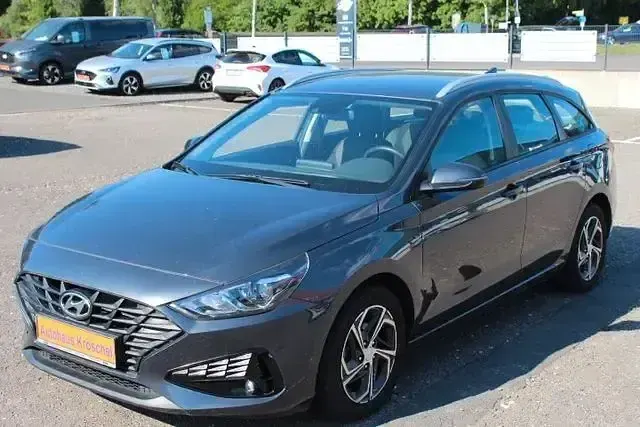 Gebraucht Hyundai i30 Select 120 PS (88 kW) 2022 Grau Kombi