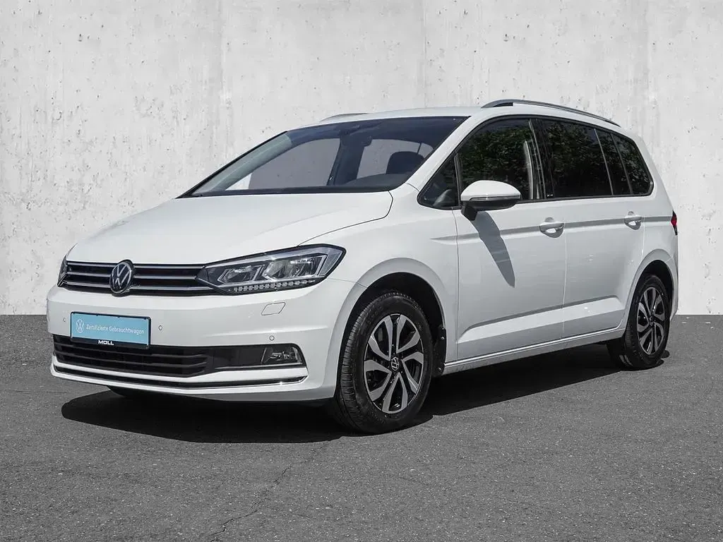 Gebraucht VW Touran Active 150 PS (110 kW) 2022 Weiss Van / Kleinbus
