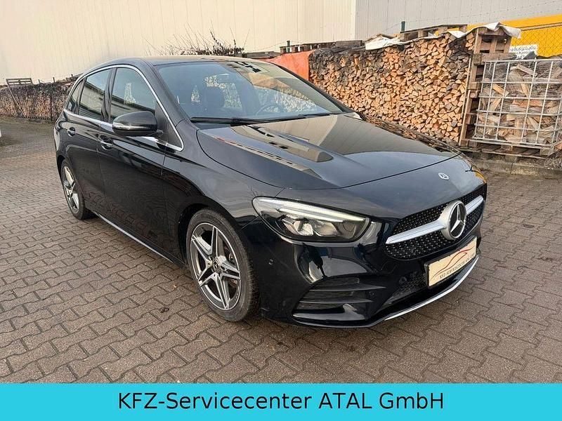 Schwarz Gebraucht 2020 Mercedes B180 AMG line Van / Kleinbus | 21.900 € (Teuer) - Bild 1/4