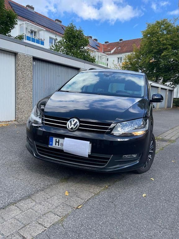 Schwarz Gebraucht 2016 VW Sharan Allstar Van / Kleinbus | 8.300 € (Teuer) - Bild 1/4