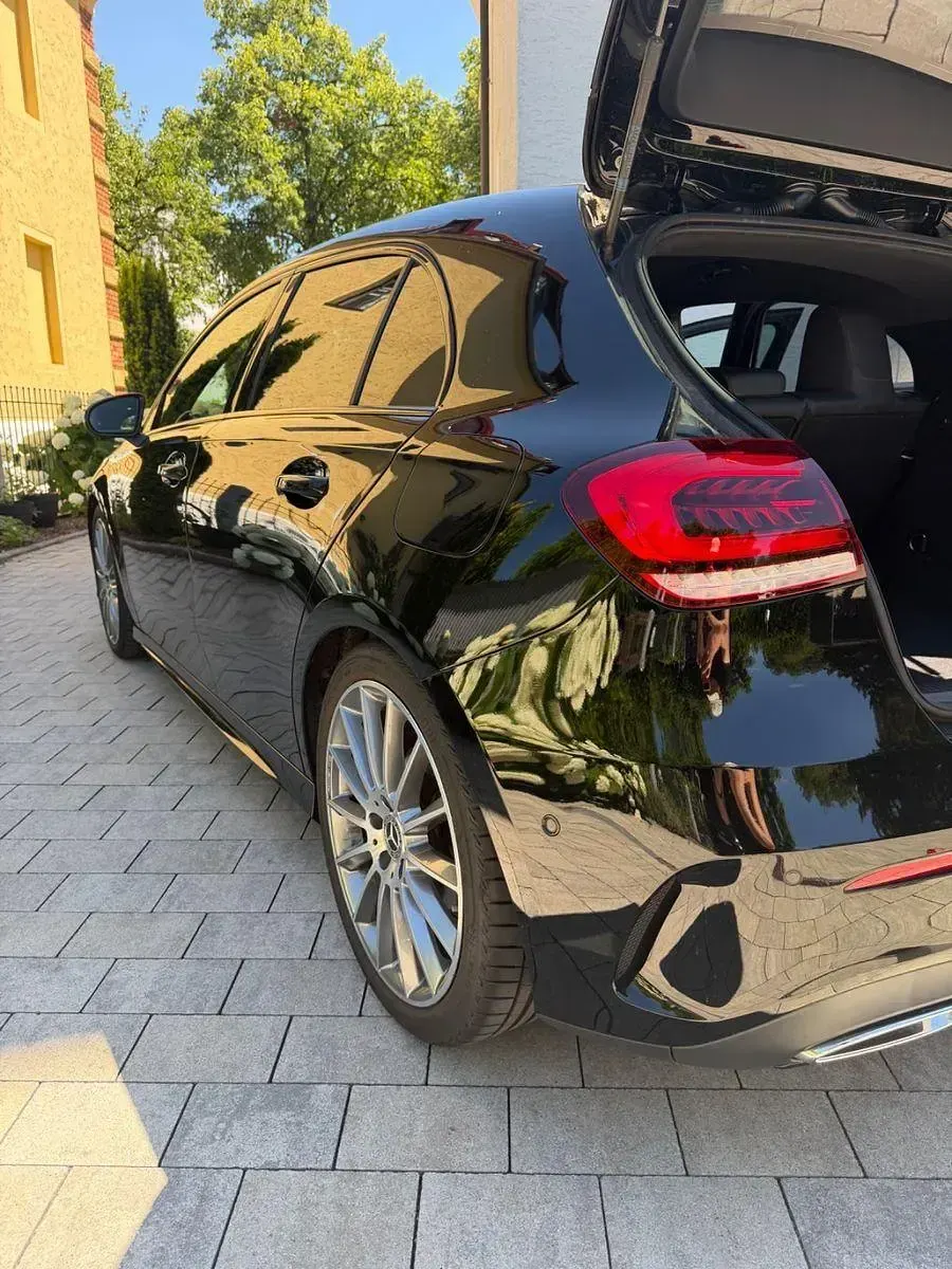 Gebraucht Mercedes A180 AMG line 136 PS (100 kW) 2020 Schwarz Limousine