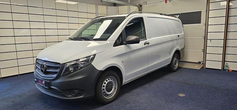 Weiß Gebraucht 2018 Mercedes Vito Van / Kleinbus | 11.999 € (Guter Preis) - Bild 1/4