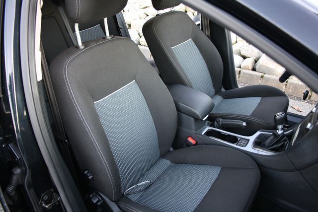 Gebraucht Ford Mondeo Titanium 116 PS (85 kW) 2012 Schwarz metallic Kombi