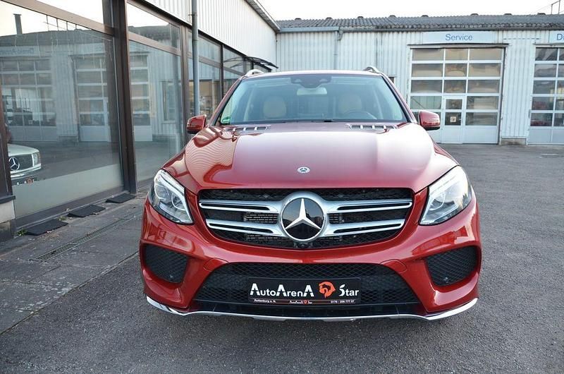Gebraucht Mercedes GLE500 442 PS (325 kW) 2017 Rot SUV