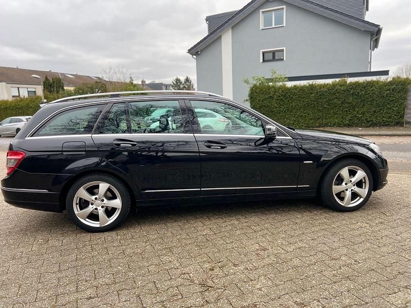 Schwarz Gebraucht 2009 Mercedes C200 Avantgarde Kombi | 3.499 € (Guter Preis) - Bild 1/4