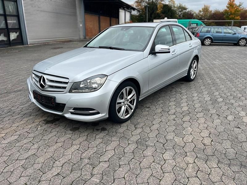 Silber Gebraucht 2013 Mercedes C180 Limousine | 8.900 € (Fairer Preis) - Bild 1/4