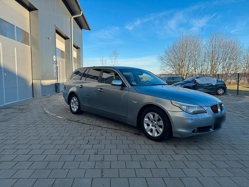 Gebraucht BMW 525 218 PS (160 kW) 2006 Grau Kombi