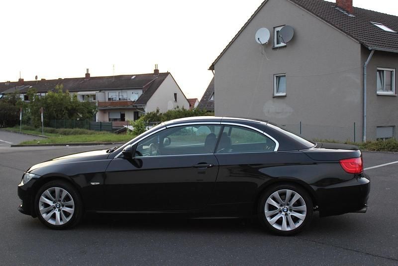 Gebraucht BMW 325 Cabriolet 218 PS (160 kW) 2010 Schwarz Cabrio