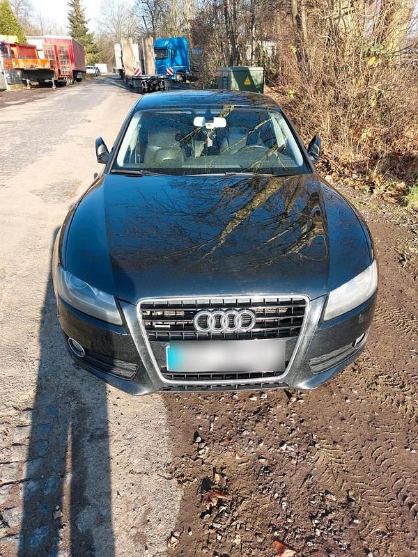 Schwarz Gebraucht 2010 Audi A5 Limousine | 6.500 € - Bild 1/4