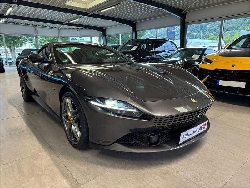 Neu Ferrari Roma 620 PS (456 kW) 2025 Grau Coupé