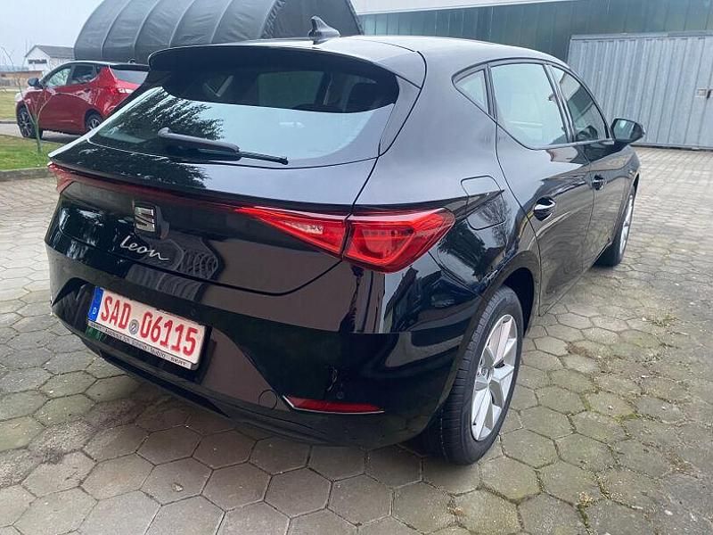 Gebraucht Seat Leon Style 110 PS (80 kW) 2024 Schwarz Limousine