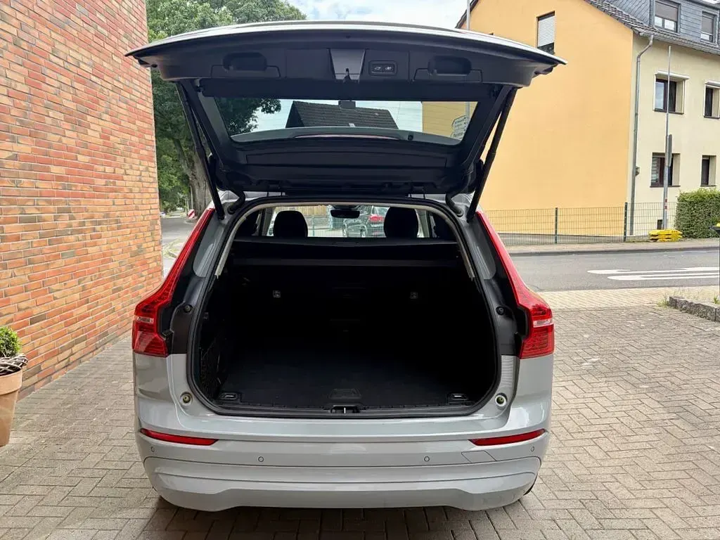 Gebraucht Volvo XC60 Core 197 PS (144 kW) 2024 Grau SUV