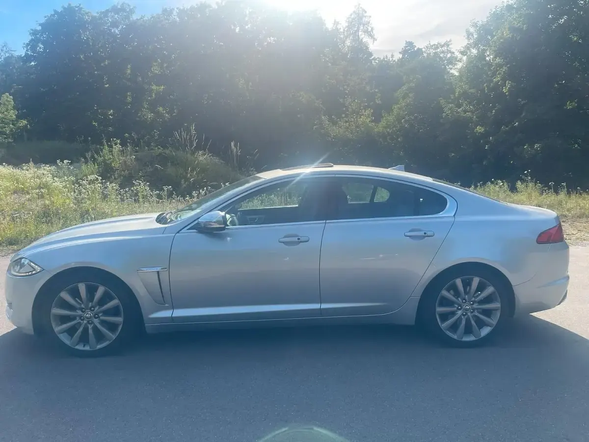 Gebraucht Jaguar XF 241 PS (177 kW) 2013 Silber Limousine