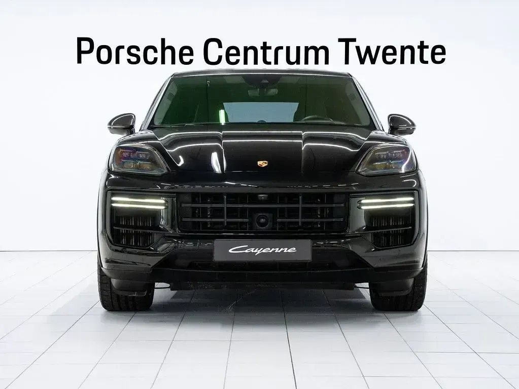 Gebraucht Porsche Cayenne Turbo E-Hybrid 740 PS (544 kW) 2024 Schwarz SUV