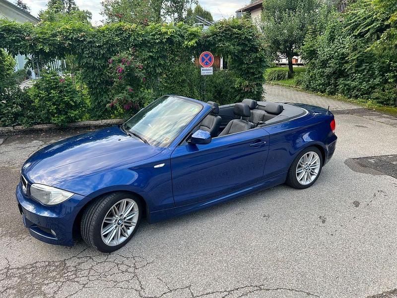 Blau Gebraucht 2012 BMW 118 Cabriolet M Sport Cabrio | 5.900 € (Fairer Preis) - Bild 1/4