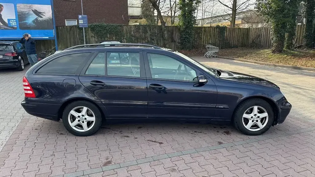 Gebraucht Mercedes C180 143 PS (105 kW) 2004 Blau Kombi