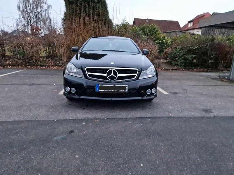 Gebraucht Mercedes C180 156 PS (114 kW) 2012 Schwarz Coupé