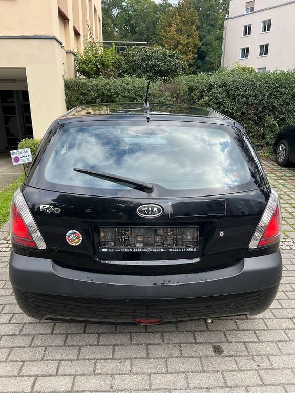 Gebraucht Kia Rio 97 PS (71 kW) 2008 Schwarz Limousine