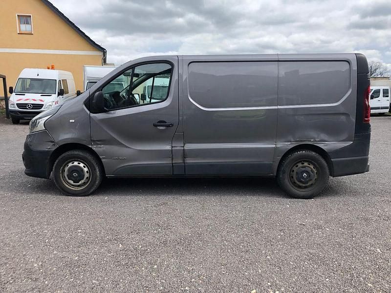Gebraucht Renault Trafic Komfort 140 PS (102 kW) 2014 Grau Van / Kleinbus