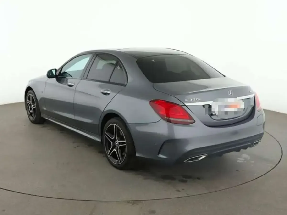 Gebraucht Mercedes C300e AMG line 320 PS (235 kW) 2020 Silber Limousine