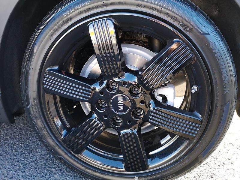 Gebraucht Mini Cooper Classic 136 PS (100 kW) 2023 Schwarz Kleinwagen