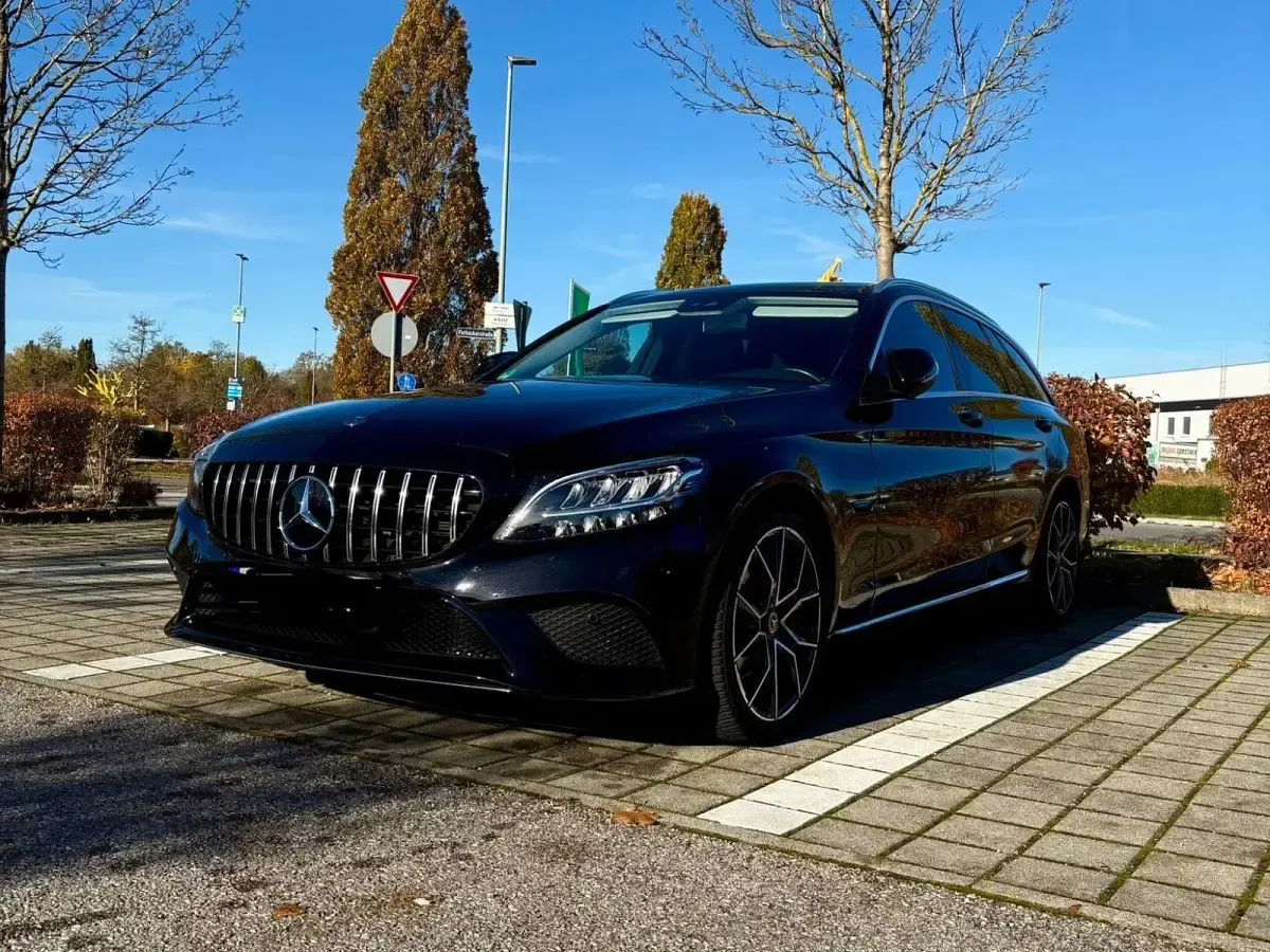 Gebraucht Mercedes C220 194 PS (142 kW) 2020 Schwarz Kombi