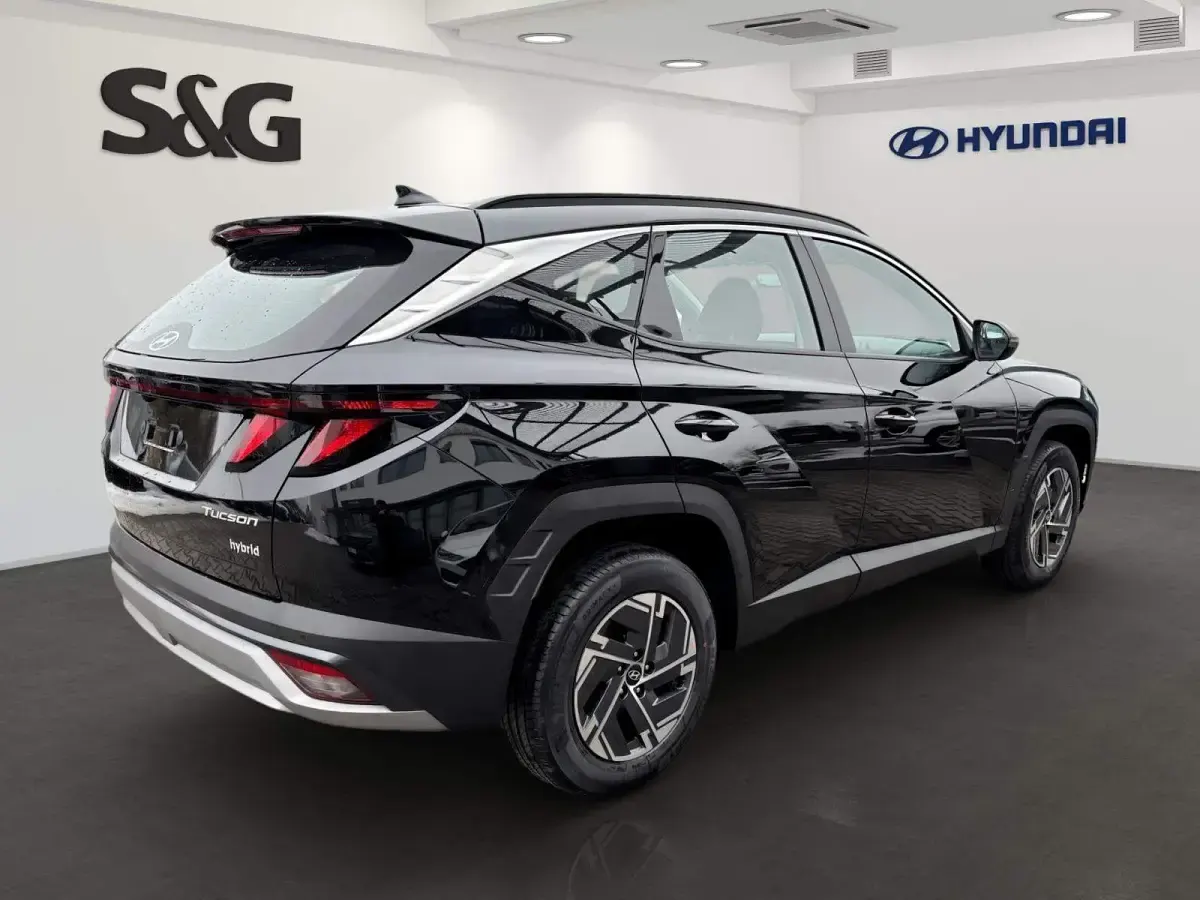 Neu Hyundai Tucson Select 239 PS (175 kW) 2026 Met (schwarz SUV