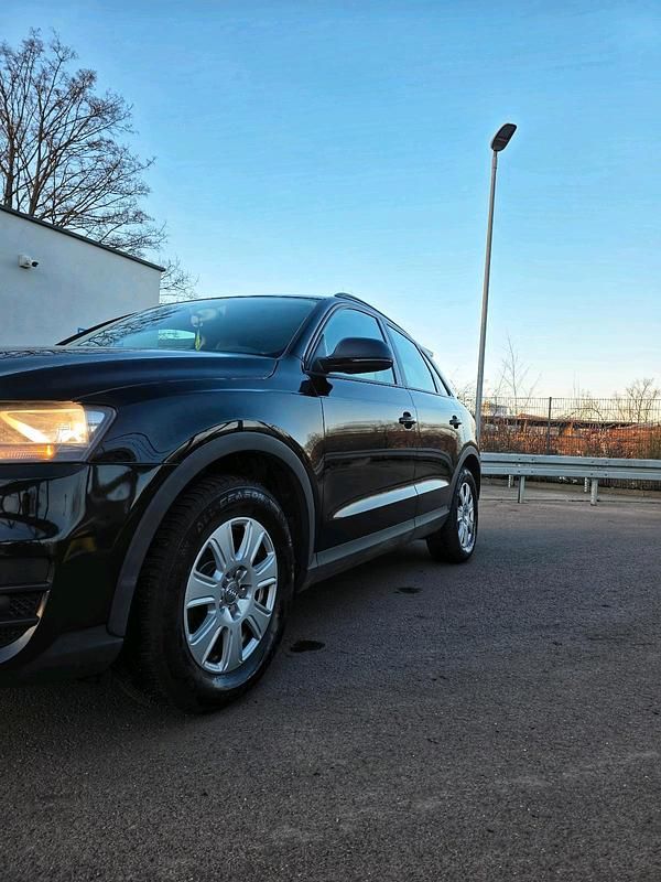 Gebraucht Audi Q3 140 PS (102 kW) 2013 Schwarz SUV
