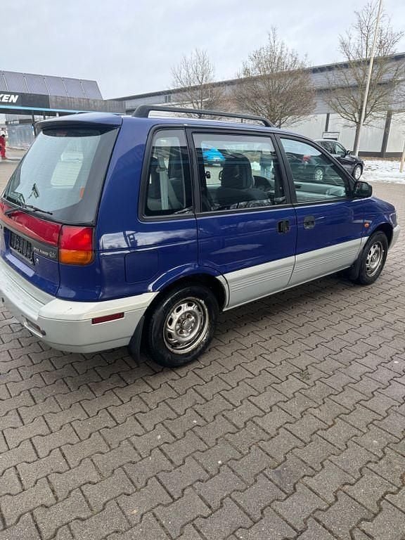Gebraucht Mitsubishi Space Runner 122 PS (89 kW) 1998 Blau Van / Kleinbus
