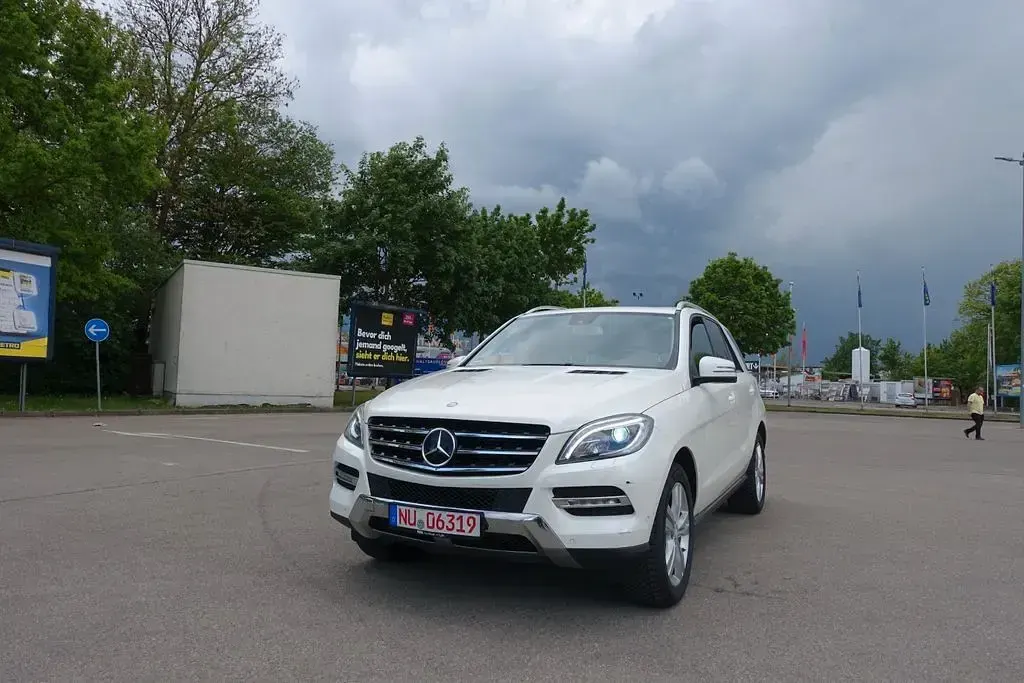 Gebraucht Mercedes ML350 258 PS (189 kW) 2013 Weiß SUV
